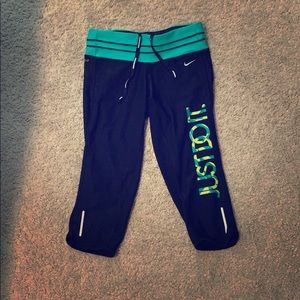 Women’s Nike cropped dri fit running pants